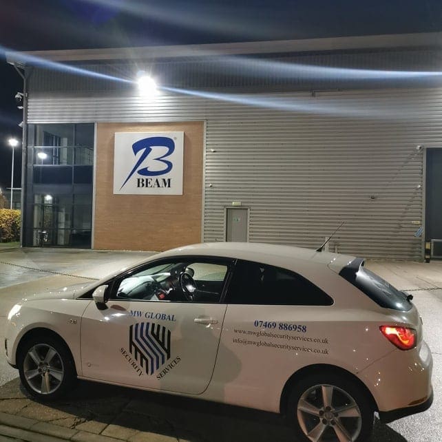 Mobile security patrol vehicle supporting an industrial site